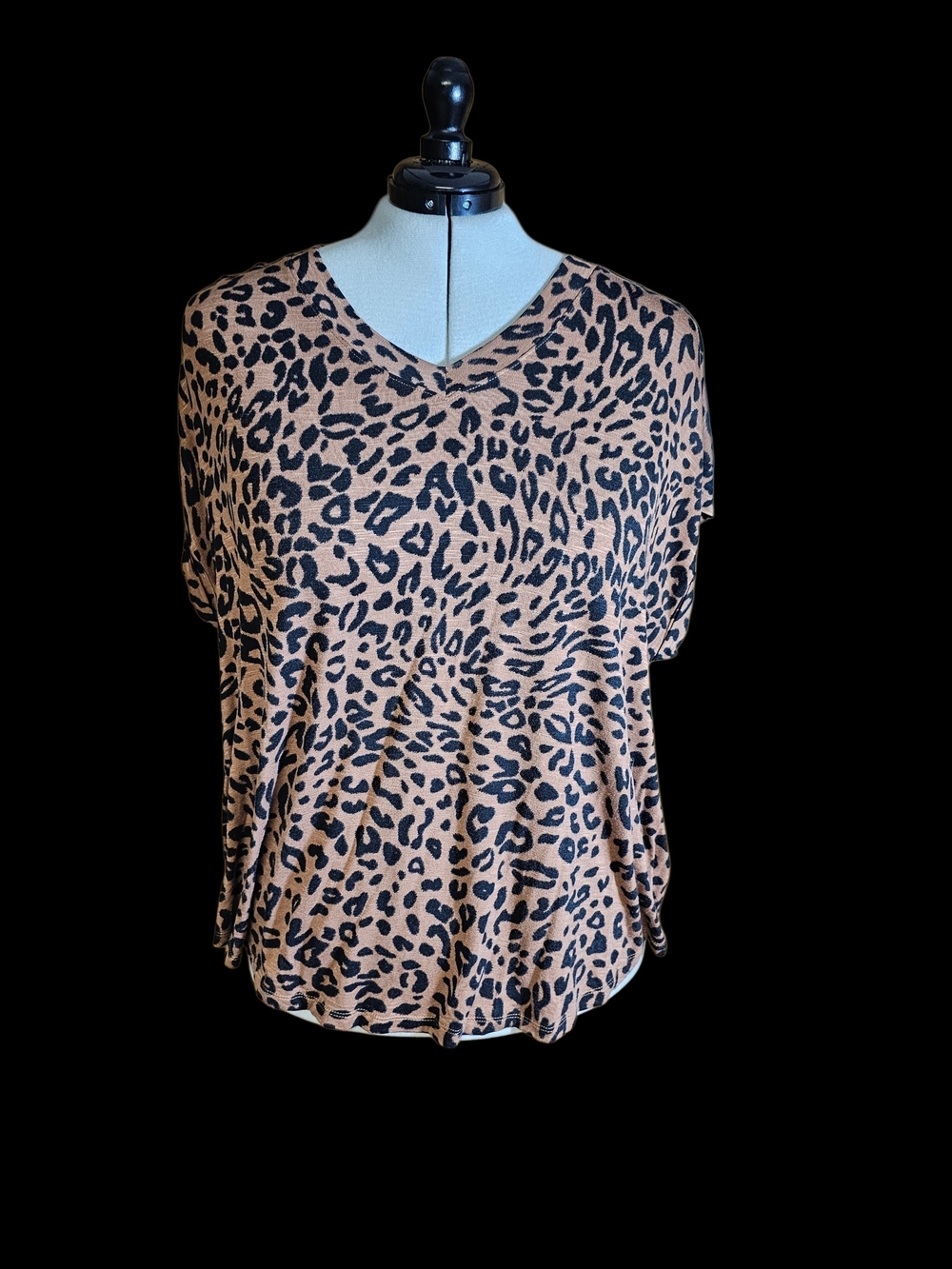Leopard Print V-Neck Short Sleeve Tee - Tan/Black